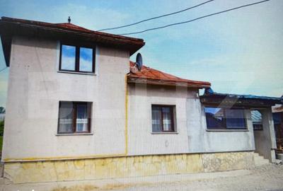 Casă cu 4 camere cu Teren 7000 Mp în Mitocu Dragomirnei - 9