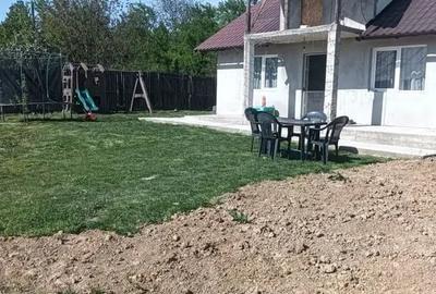 Casă cu 2 camere cu Teren 400 Mp în Pietrăria