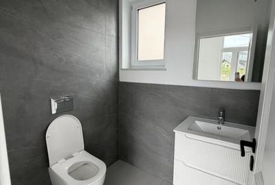 Spațiu comercial, de 90 mp, în Central