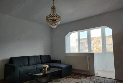 Apartament cu 4 camere decomandat în Girocului