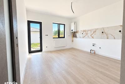 Casă cu 3 camere cu Teren 350 Mp în Podu Roș