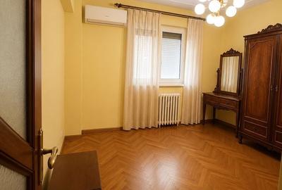 Apartament cu 3 camere decomandat în UTA - 2