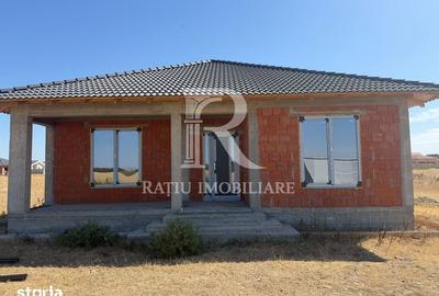 Casă cu 3 camere cu Teren 500 Mp în Sântandrei