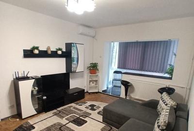 Apartament cu 2 camere semidecomandat în Apărătorii Patriei