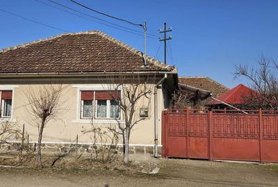Casă cu 4 camere în Central