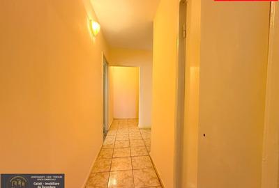 Apartament cu 2 camere circular în Micro 17 - 3