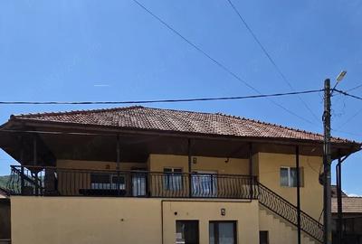 Casă cu 5 camere cu Teren 310 Mp în Jiblea Nouă