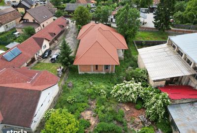 Casă cu 7 camere cu Teren 1052 Mp în Central - 3