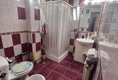 Apartament cu 2 camere decomandat în 1 Mai