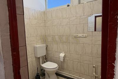 Spațiu comercial, de 68 mp, în Sud - 8