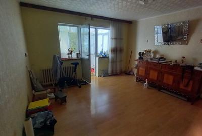 Apartament cu 2 camere semidecomandat în Rovine - 4