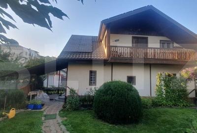 Casă cu 4 camere în Central