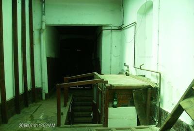 Casă individuală cu 5 camere cu Canalizare în Central - 1