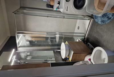 Apartament cu 3 camere semidecomandat în 1 Mai - 2