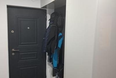Apartament cu 3 camere decomandat în 1 Decembrie