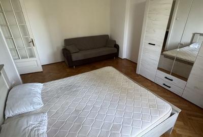 Apartament cu 3 camere semidecomandat în Ferdinand