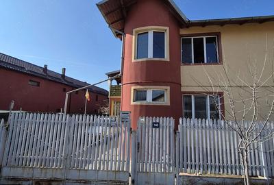 Casă cu 5 camere cu Teren 195 Mp în Blejoi - 9