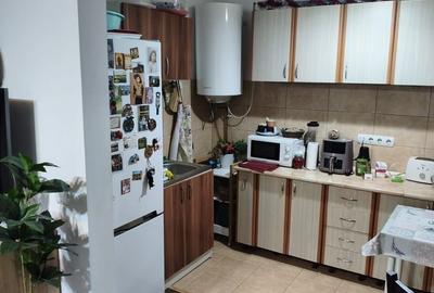 Casă cu 3 camere cu Teren 1100 Mp în Central