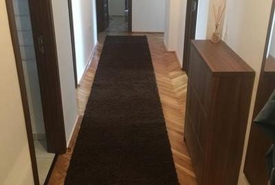 Apartament cu 4 camere în Soarelui