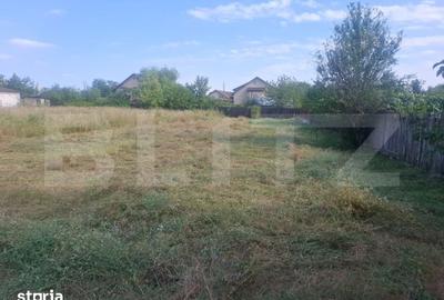 Teren de 600 mp, în Ulmi