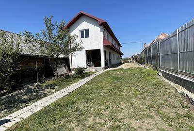 Casă cu 3 camere cu Teren 1030 Mp în Sângeorgiu de Mureș