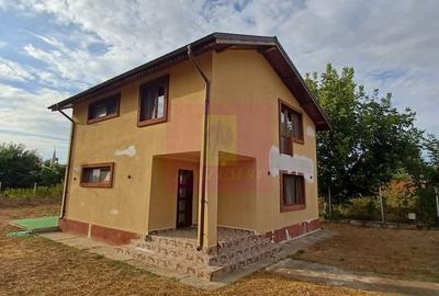 Casă cu 4 camere cu Teren 500 Mp în Chiajna