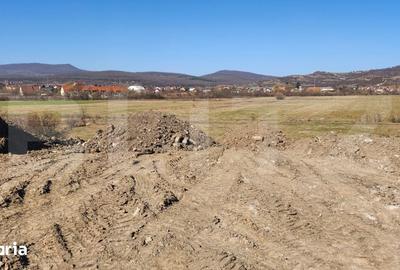 Teren de 1100 mp, în Central