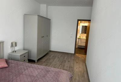 Apartament cu 3 camere semidecomandat, mobilat în Soarelui