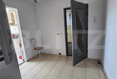 Apartament cu 3 camere semidecomandat, mobilat în Țiglina 3