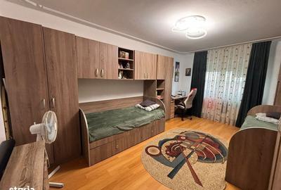 Apartament cu 2 camere decomandat în Vasile Aaron