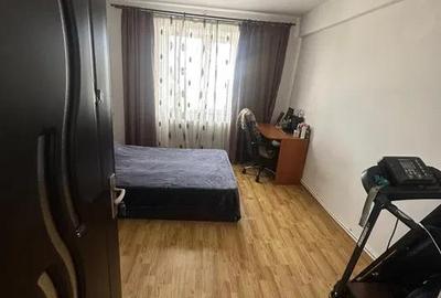 Apartament cu 2 camere semidecomandat în Podu Roș