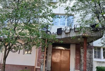 Garsonieră decomandată în Central - 2