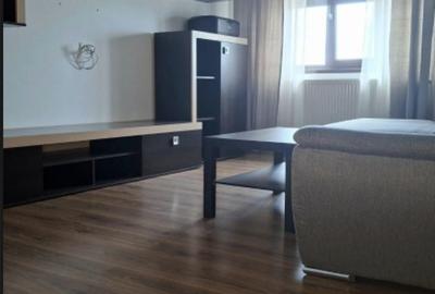 Apartament cu 3 camere decomandat în Găvana