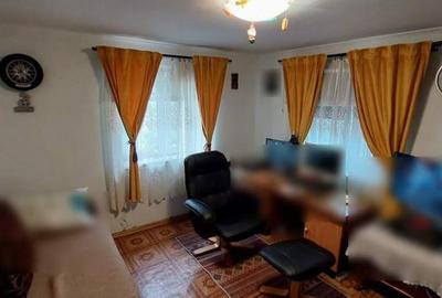 Casă cu 2 camere cu Teren 1600 Mp în Central