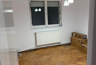 Apartament cu 3 camere semidecomandat în Central - 4