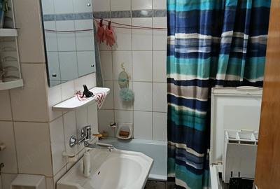 Apartament cu 2 camere decomandat în Vest