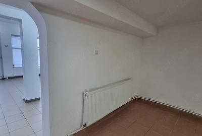 Spațiu comercial, de 80 mp, în Nord - 1