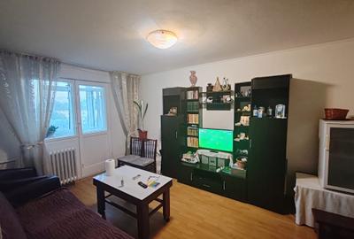 Apartament cu 2 camere semidecomandat în Berceni