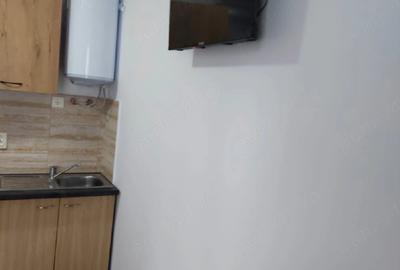 Garsonieră decomandată în Central