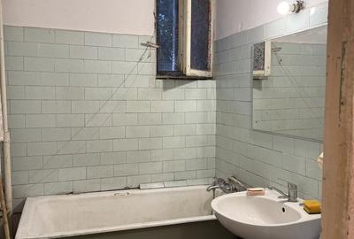 Apartament cu 2 camere semidecomandat în Calea București