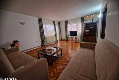 Casă cu 7 camere cu Canalizare în Păulești - 2