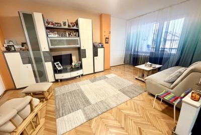Apartament cu 3 camere decomandat, mobilat în Cugir