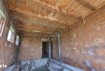 Casă cu 3 camere cu Teren 5314 Mp în Răchitova