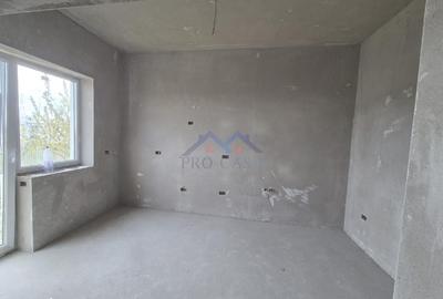 Casă cu 4 camere cu Teren 250 Mp în Cetate
