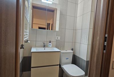 Apartament cu 2 camere semidecomandat în Tineretului