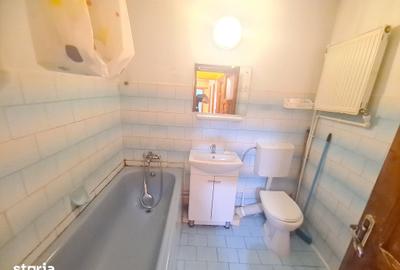 Apartament cu 2 camere decomandat în Energiei