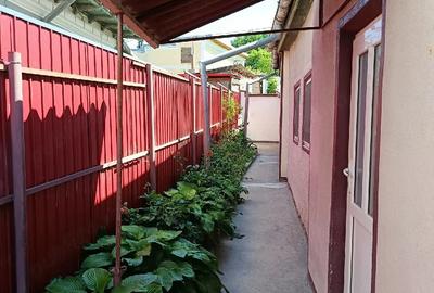 Casă cu 4 camere cu Teren 240 Mp în Central