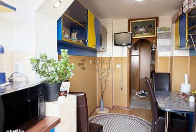Apartament cu 3 camere decomandat în Nufărul