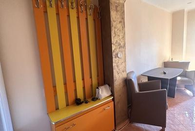 Garsonieră decomandată în Decebal