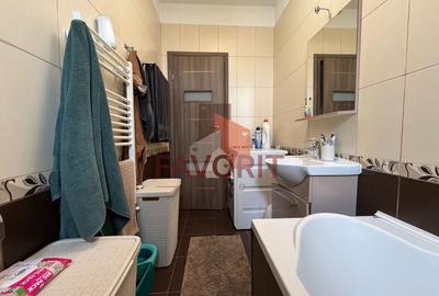 Apartament cu 3 camere semidecomandat, mobilat în Aradului - 12